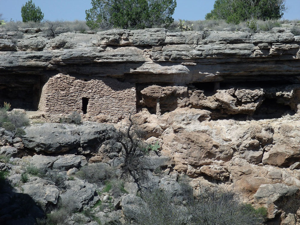 montezuma-well-wall-ruin