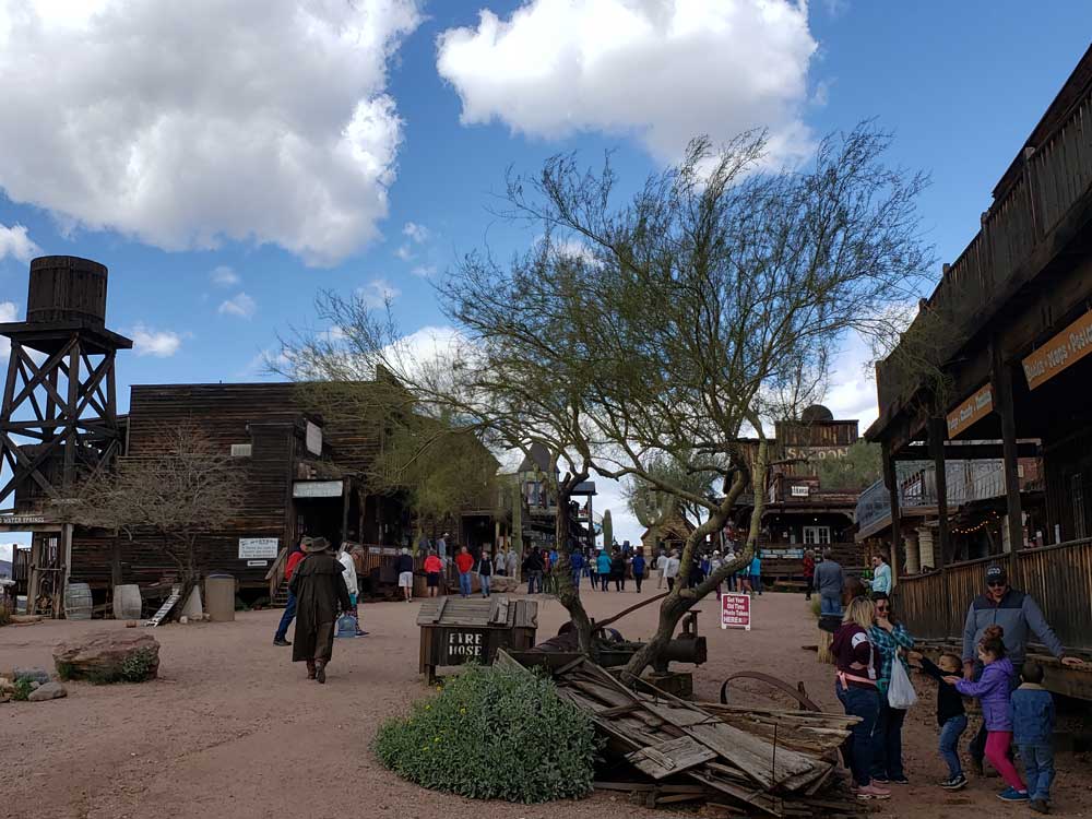 goldfield-ghost-town-beginning