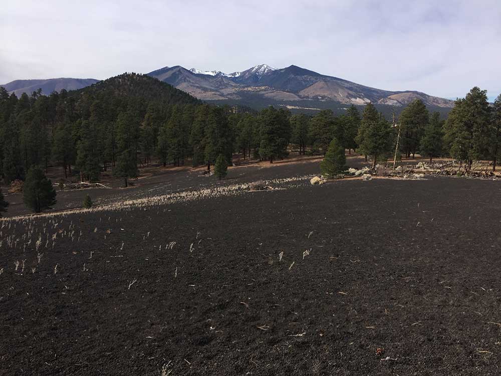 sunset-crater-mountain-background