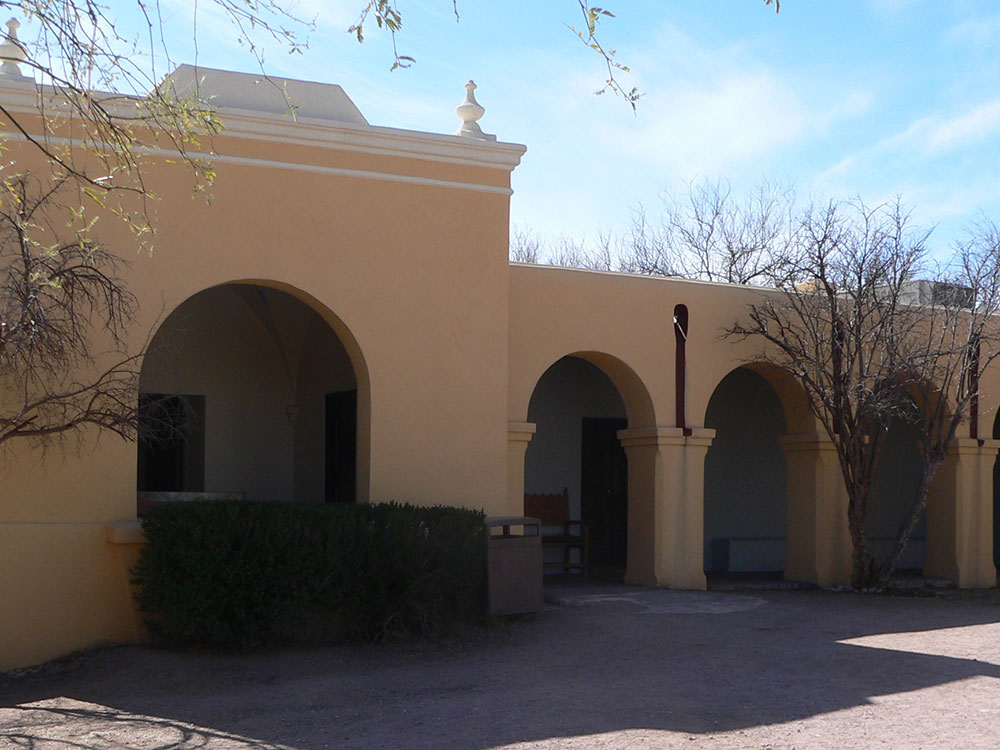 walnut-canyon-cliff-wall