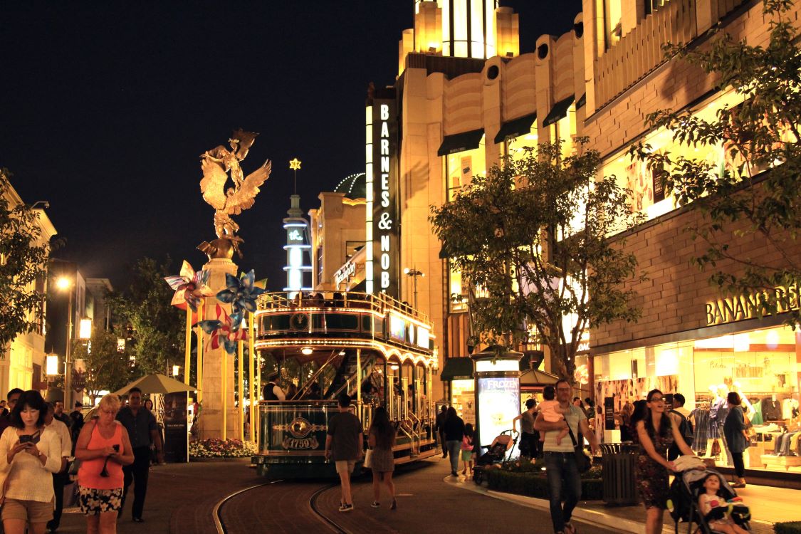 Crowd enjoying The Grove outdoor shopping center in Los Angeles