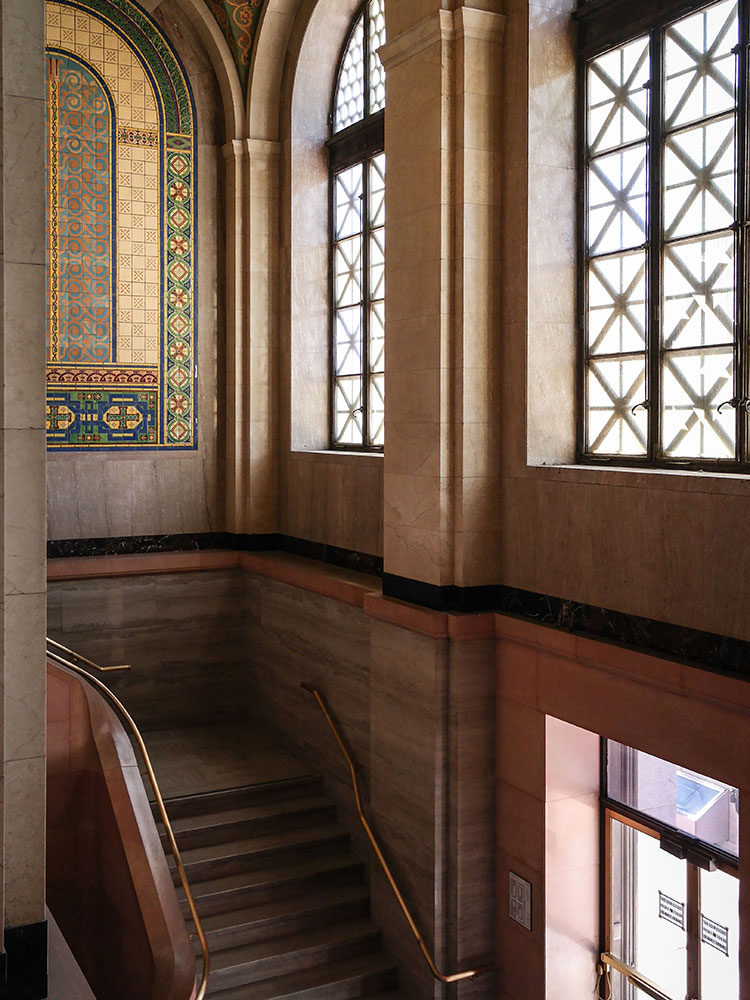 broad-escalator