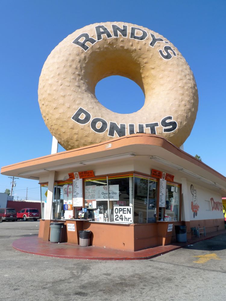 Randy's Donuts shop with iconic oversized donut on the rooftop, Los Angeles