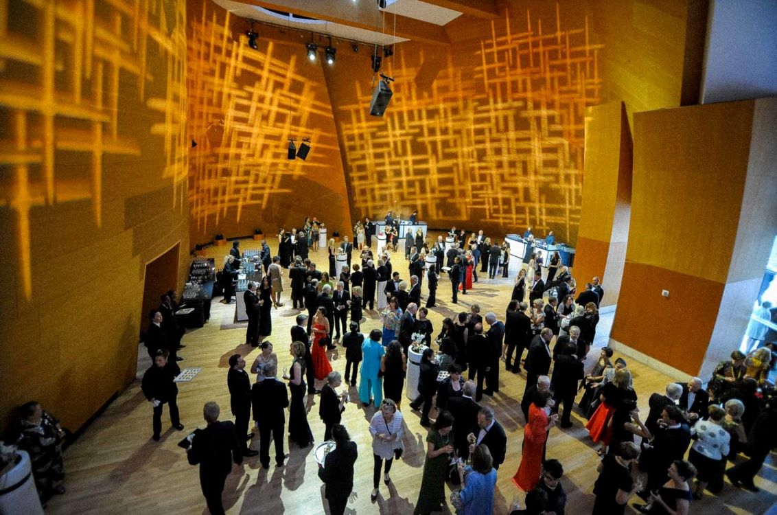 walt-disney-concert-hall-entrance
