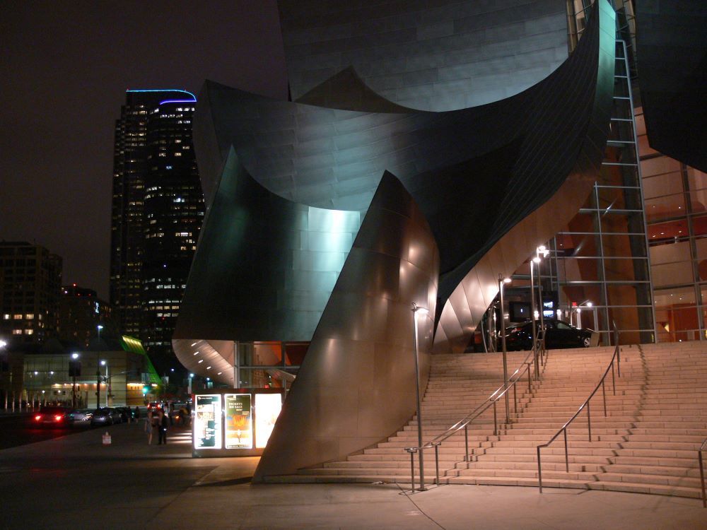walt-disney-concert-hall-night
