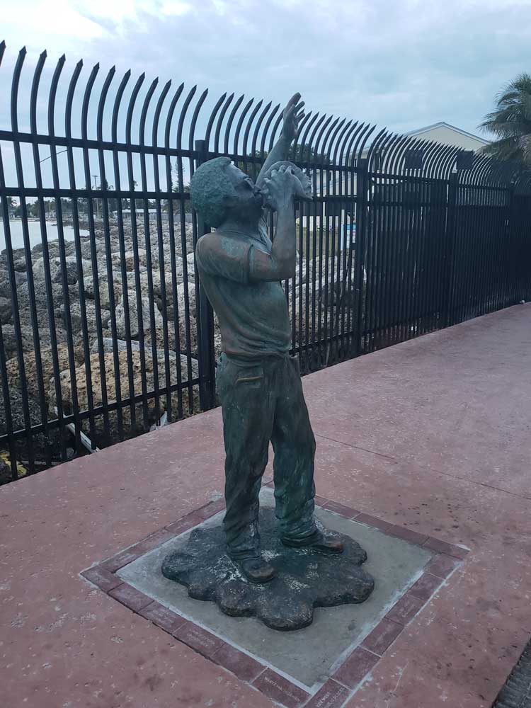 southernmost-point-statue