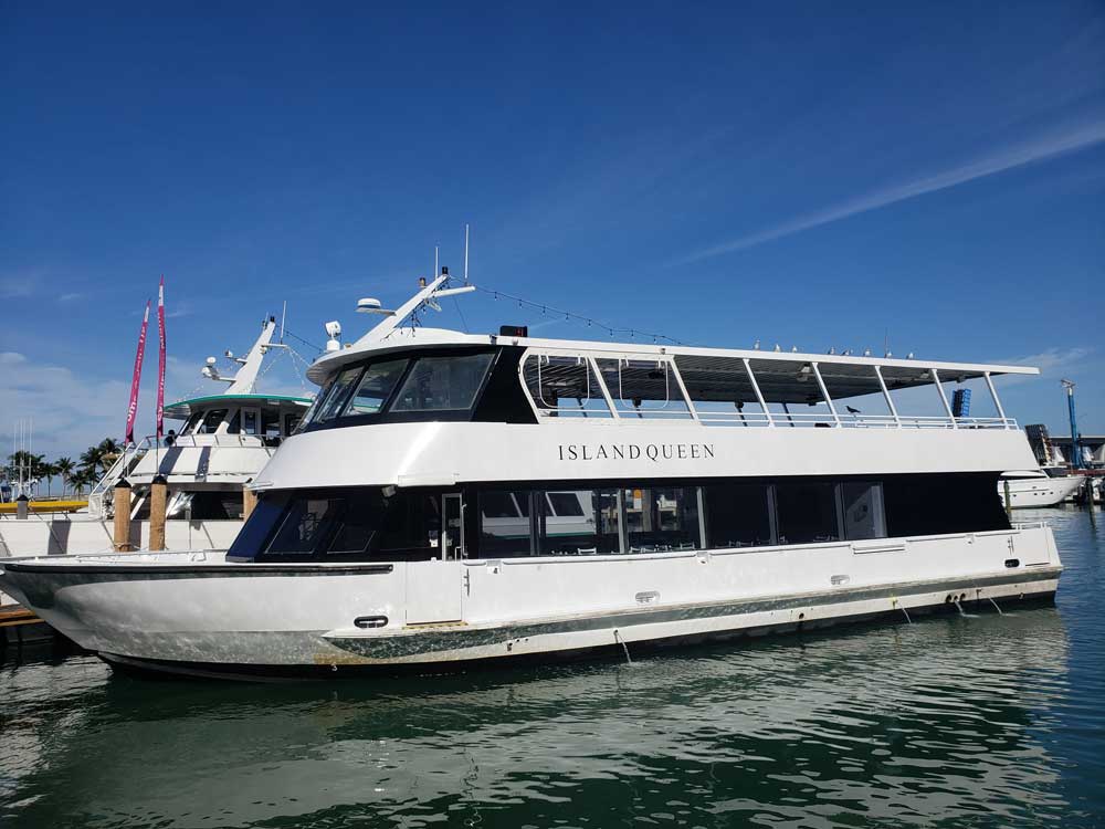 bayside-marketplace-island-queen