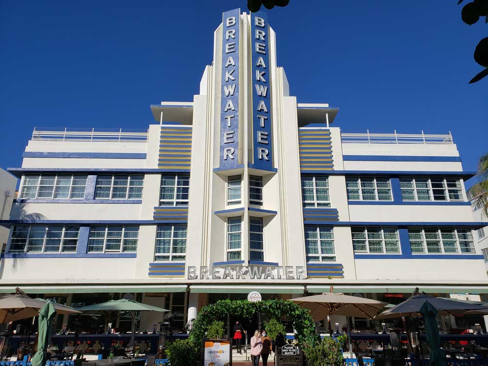 Hotel Breakwater South Beach