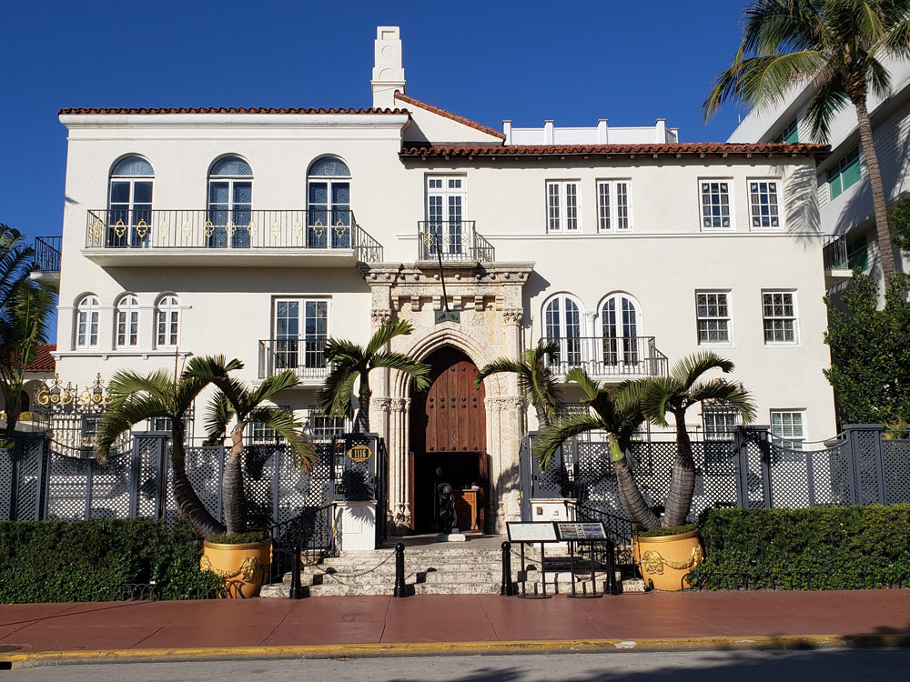 The Villa Casa Casuarina At The Former Versace Mansion