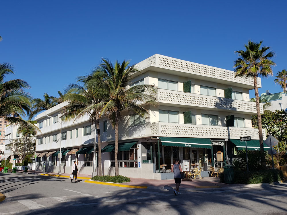 The Hotel @ 800