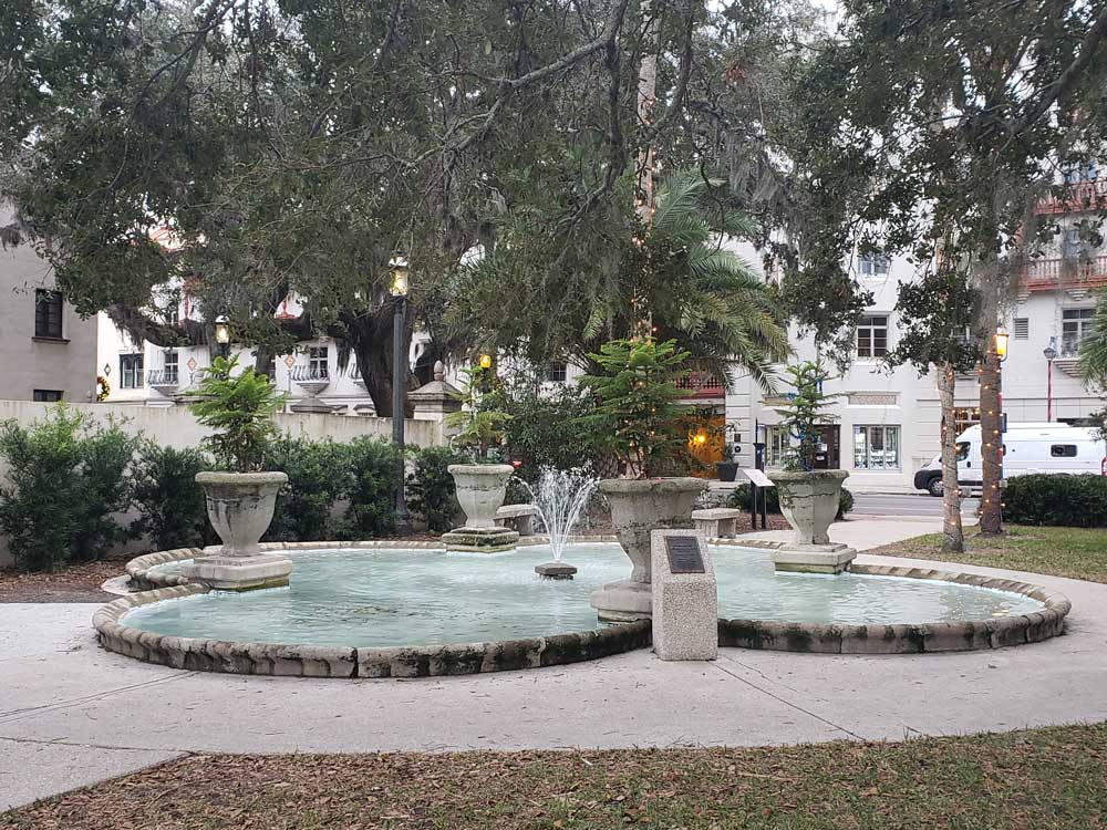 governors-house-flagler-fountain