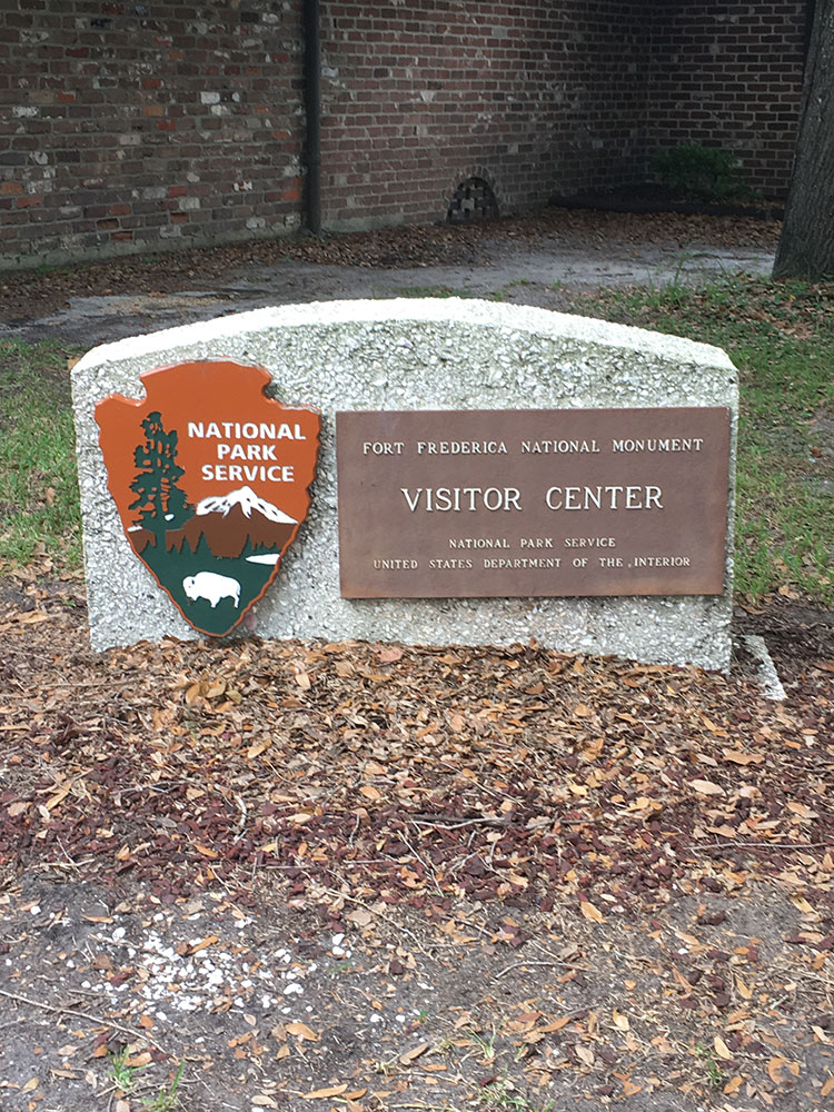 bonaventure-cemetery-moss-walkway