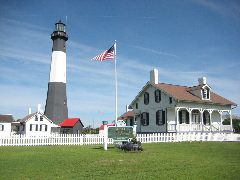 tybee-beach-outside-pavillion