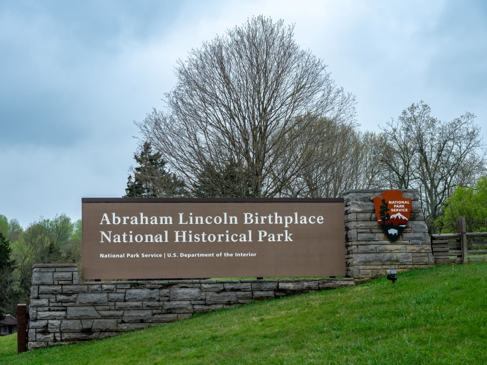 Black Mountain Kentucky High Point Sign