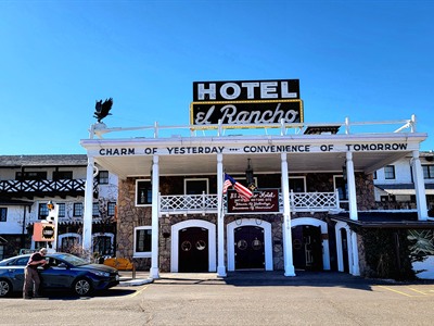 El Rancho Hotel & Motel