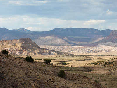 Colorful badlands and sandstone hoodoo formations at Ah-Shi-Sle-Pah Wilderness, New Mexico