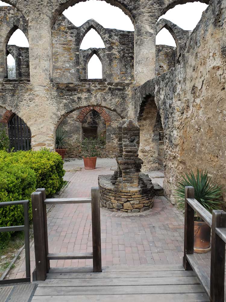 San Antonio Alamo Statue