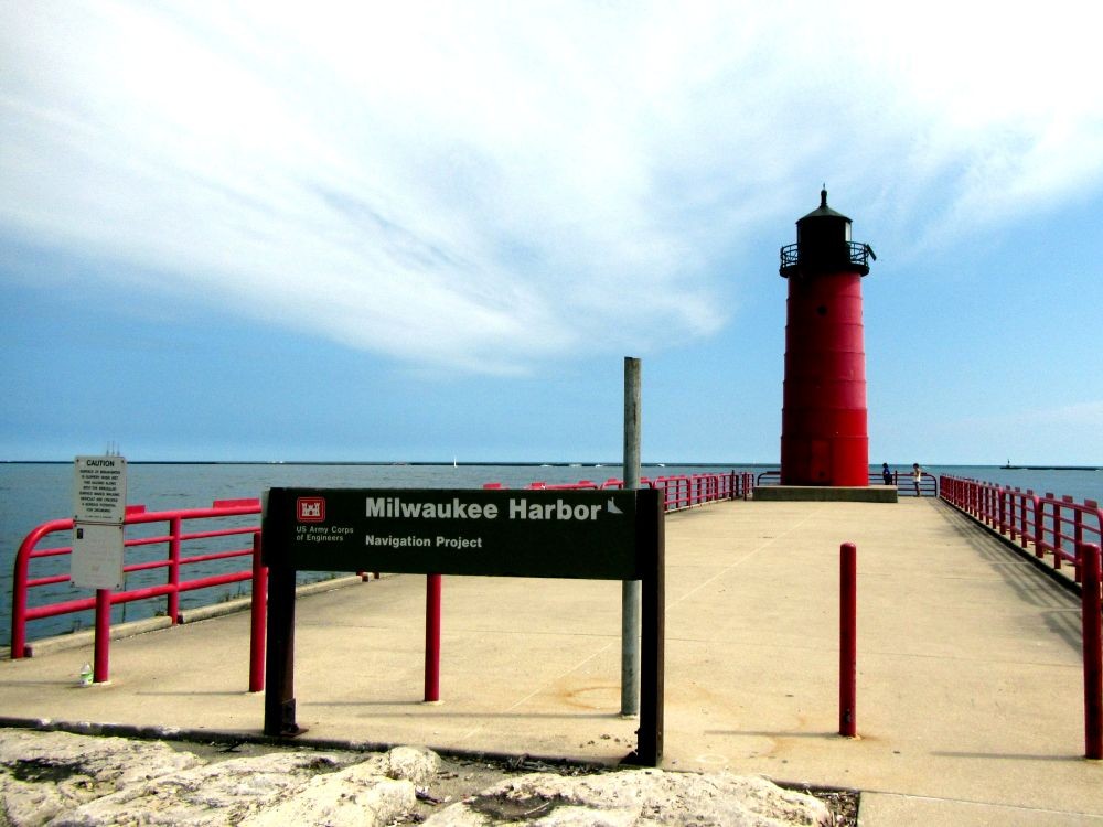 Milwaukee Harbor navigation project near the Pierhead Lighthouse