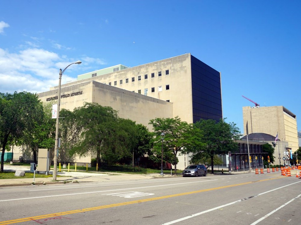 Milwaukee Public Museum building exterior