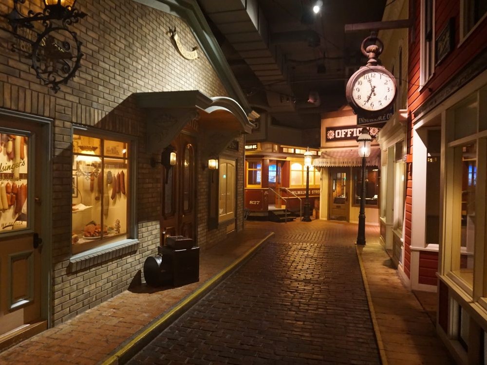 Streets of Old Milwaukee exhibit at the Milwaukee Public Museum