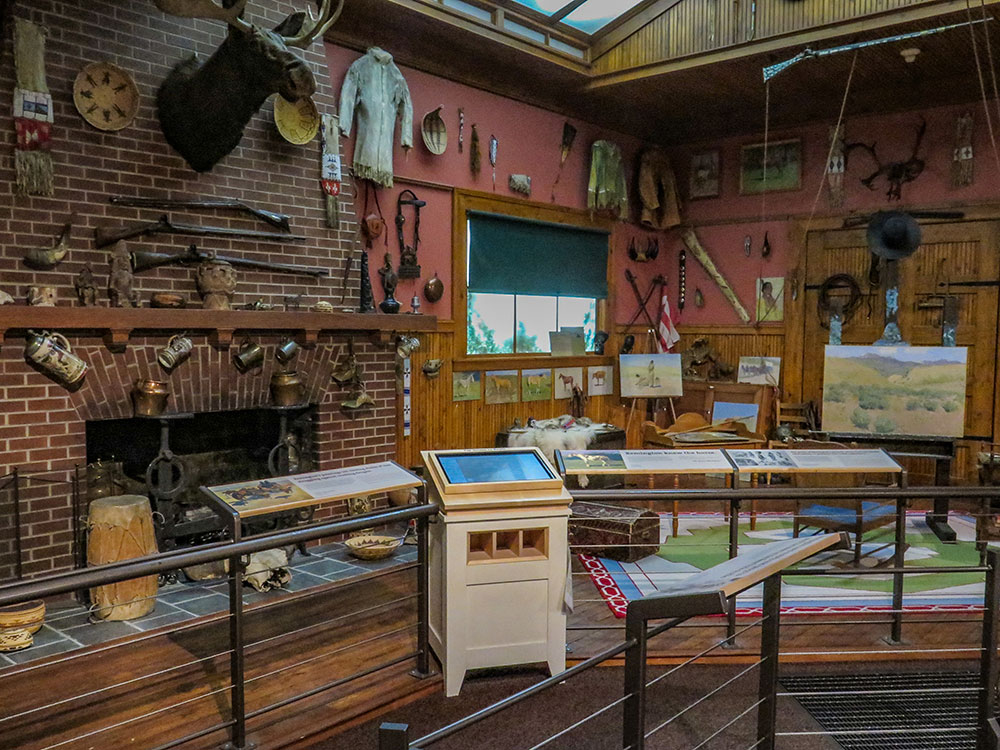 Grand Canyon Yellowstone Cliffs