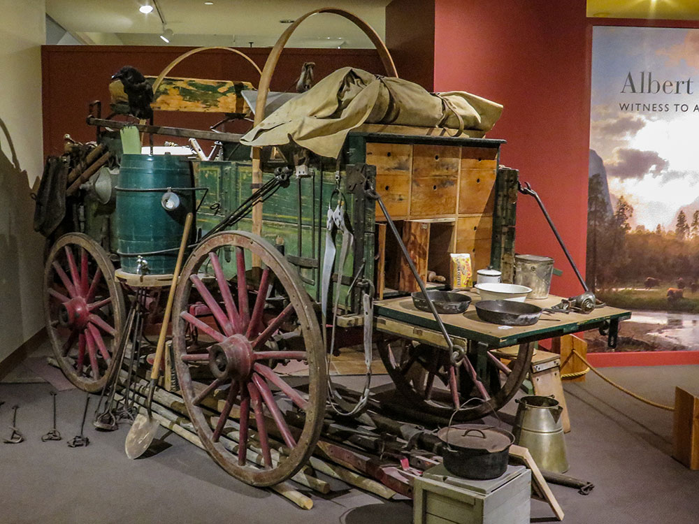 Grand Canyon Yellowstone Cliffs