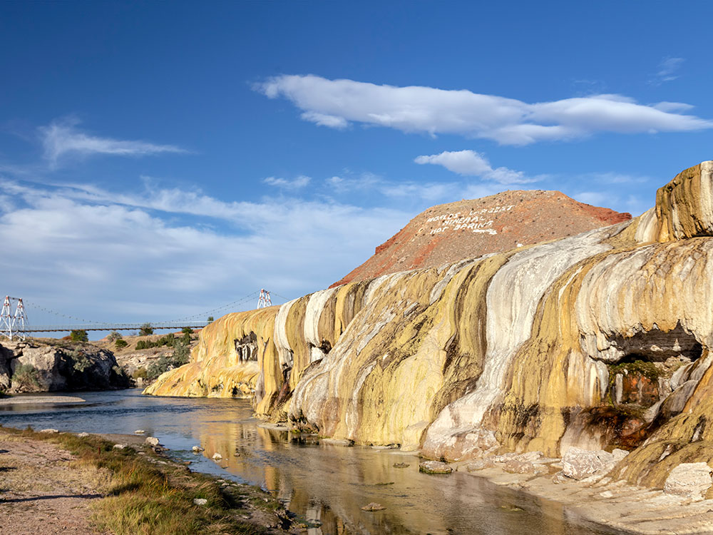 Grand Canyon Yellowstone Cliffs 2