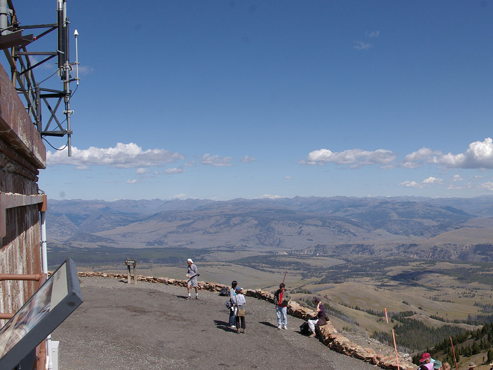 Panoramic view from the summit of Mount Washburn