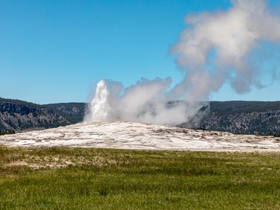 Old Faithful Geyser erupting, Yellowstone National Park